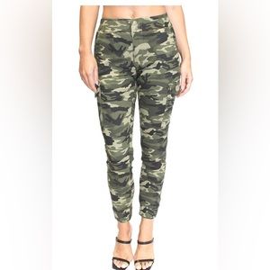 Almost Famous woman camo cargo pants